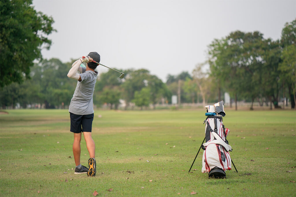 teenager playing golf junior program tcr